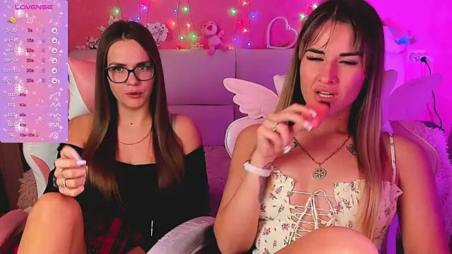 hotty_girls_here (G young) - HOT KISS