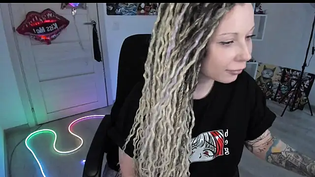 honeysallymoore - HoneySallyMoore's free webcam - UK Sex Cams