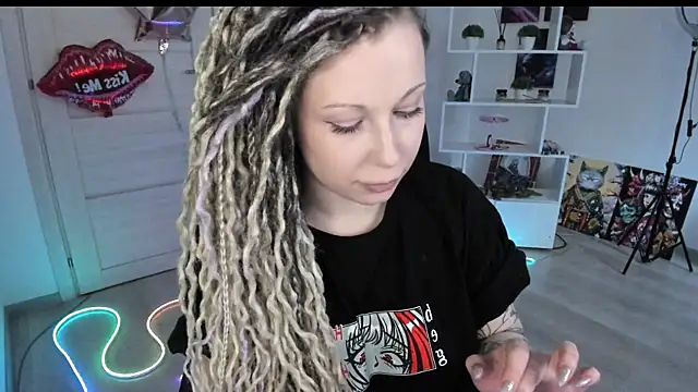 HoneySallyMoore live sex cam