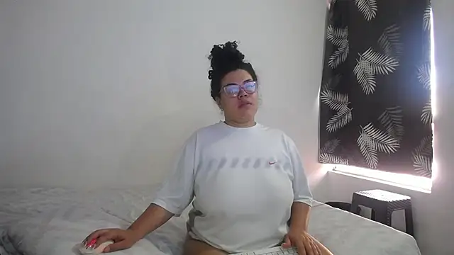 mabigomez00 live sex cam