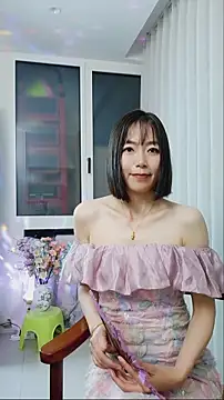 美女fafade2588在线直播