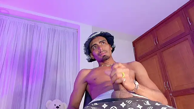 rpoolrboy - Rpoolrboy's free webcam - UK Sex Cams