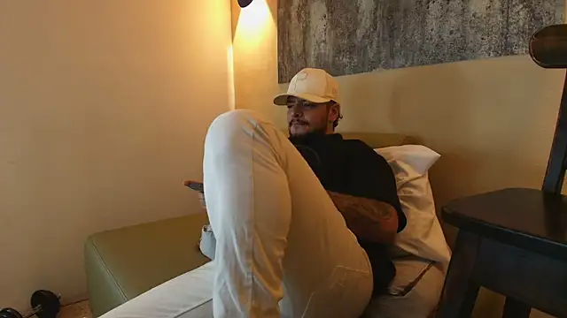 troy_kirk - TROY_KIRK's free webcam - UK Sex Cams