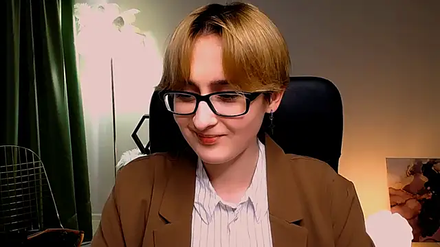 lixeluna - LixeLuna's free webcam - UK Sex Cams