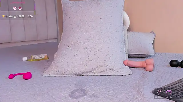 elise_diamond (F young) - suck fingers