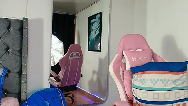 gracewallace_ (F young) - fuck my pussy dildo