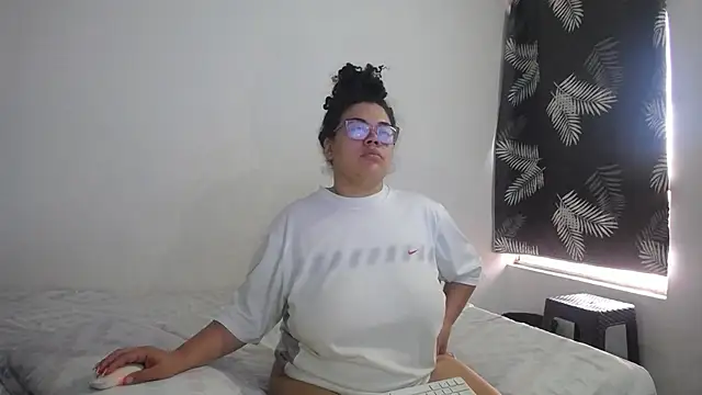 mabigomez00 (F young) - SHOW TITS