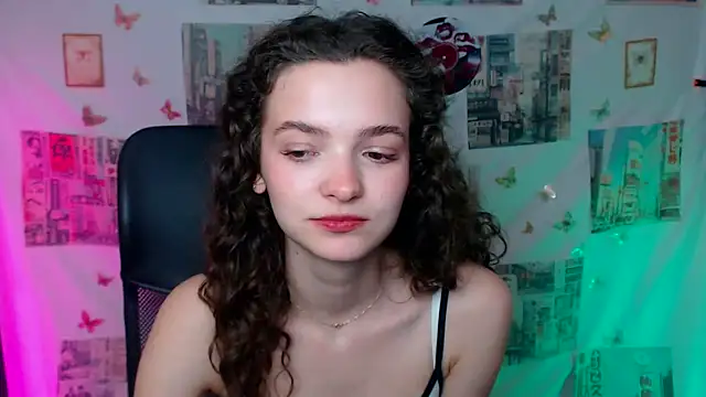 _susiesu_ (F teen) - show panties