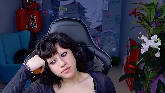 lidadarknet (F teen) - if you want to be under my heel🤍😈🔥