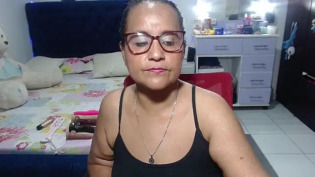 pervert_mommy_ (F mature) - let me make you happy