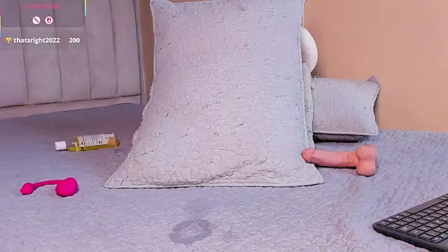 elise_diamond (F young) - suck fingers