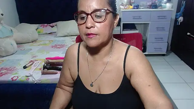 pervert_mommy_ (F mature) - let me make you happy