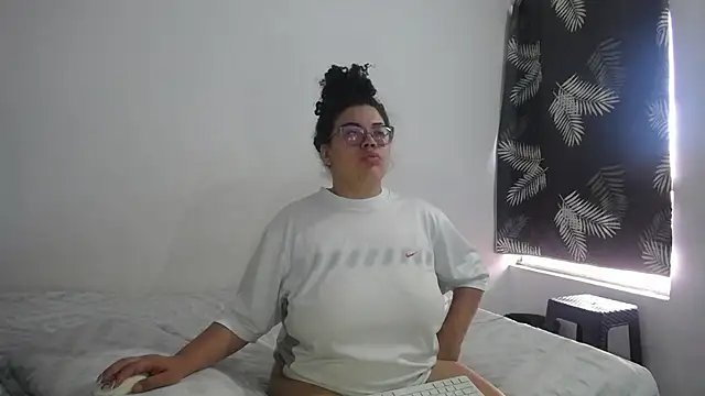 mabigomez00 (F young) - SHOW TITS