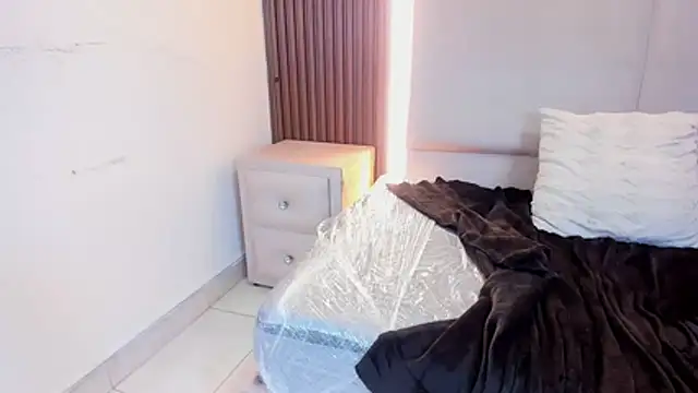 miladivine - MilaDivine's free webcam - UK Sex Cams