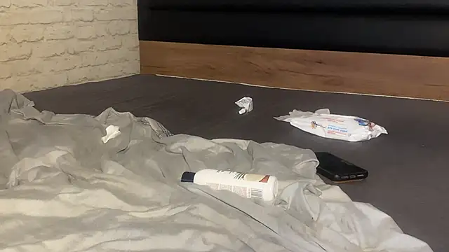 upskirt webcam Leesmoke