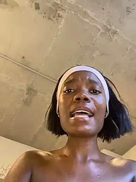 Webcam Model (prettydollyy)  is live.Free join now!