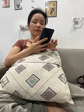 ivy_trix2 - Ivy_Trix2's free webcam - UK Sex Cams