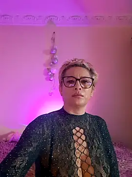 Webcam Model (LunaBlaise)  is live.Free join now!