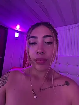 random adult chat ManuelaVeeleez