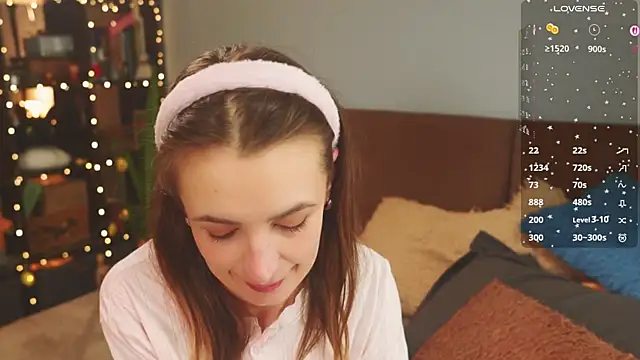 free naked webcam Bananya Kitty