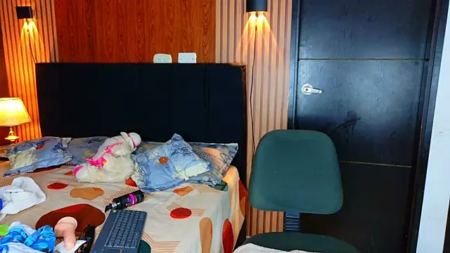 black-gem18 - Black-gem18's free webcam - UK Sex Cams