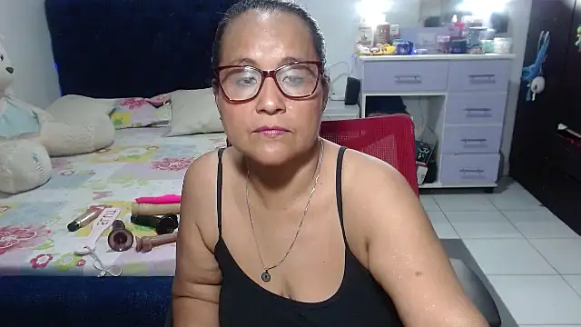 pervert_mommy_ - Pervert_mommy_'s free webcam - UK Sex Cams