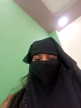 Webcam Model (Aafreen_36)  is live.Free join now!