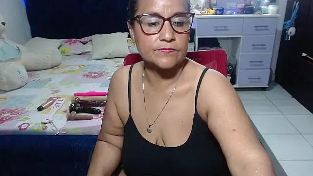 pervert_mommy_ - Pervert_mommy_'s free webcam - UK Sex Cams