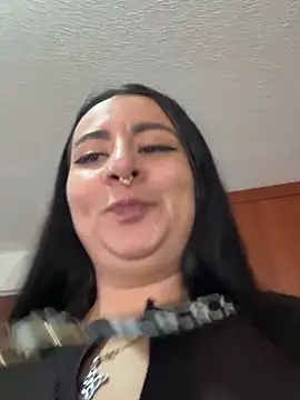 Webcam Model (Abril_Luv) is live