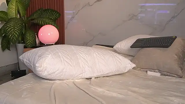 SophieCollins_1 webcam