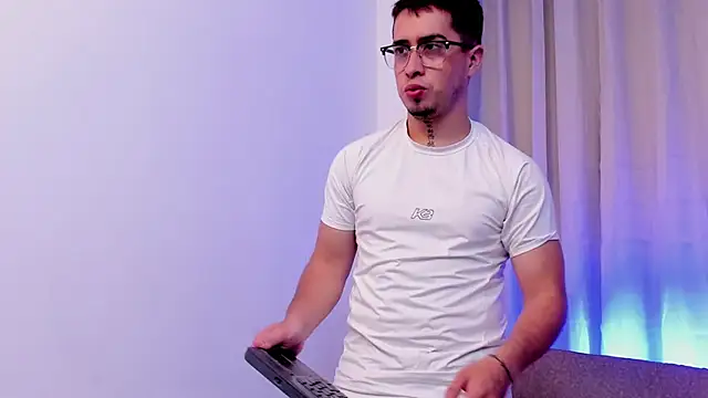 Tommas_Jhonson webcam