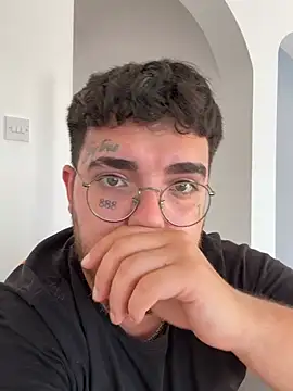 mrsavagexx - MrSavagexx's free webcam - UK Sex Cams