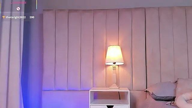 Elise_Diamond webcam