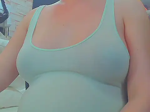 keepmepregnantt (Ask my age) - legs