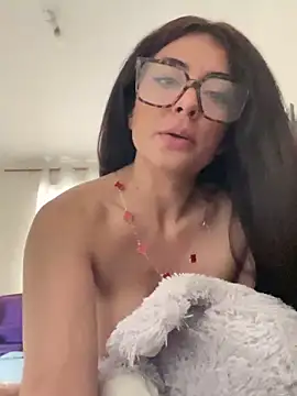 SweetHushviolet webcam