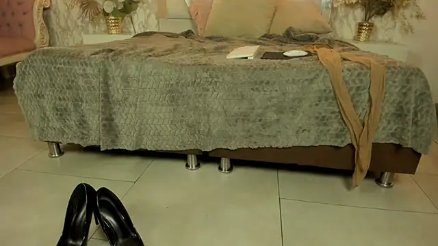 Mysterius_Woman webcam