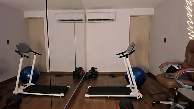 _taylorblack (M twink) - show ass in your cock