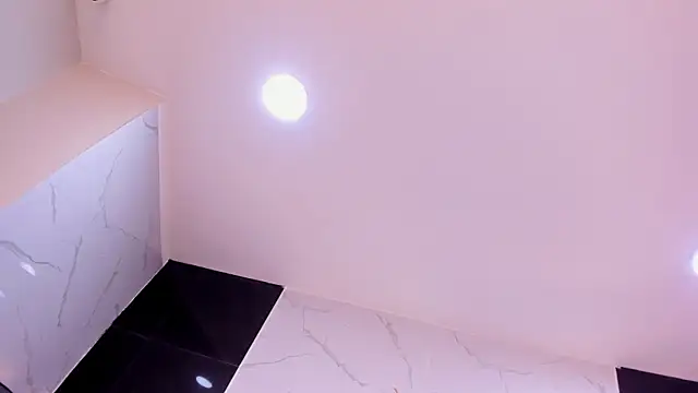 Celeste_Noirr webcam