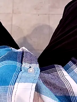 oneeyedwonder96 (Ask my age) - Busstop flash and cum..