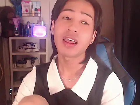 erin_23 (Ask my age) - for celebration <3