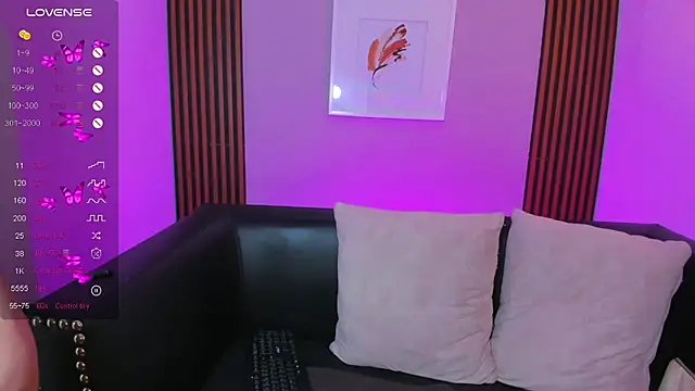 Nahiajhonson_ webcam