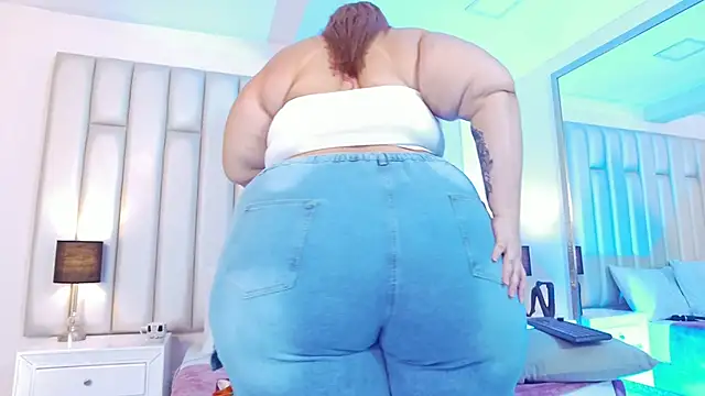 aandreaperez's Stripchat show and profile