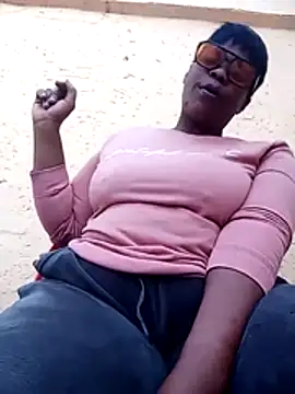 SQUITBOOTY live sex cam