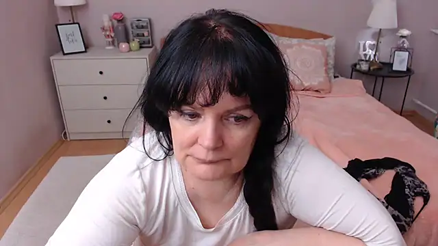 leveme2nightt - LeveMe2Nightt's free webcam - UK Sex Cams