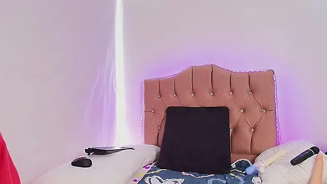 naomi_diamond_ webcam