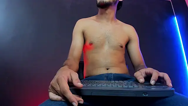 Boss_Domiinator webcam