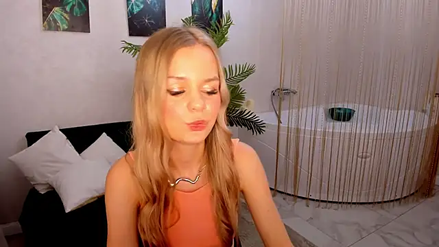 MidnighteAura webcam