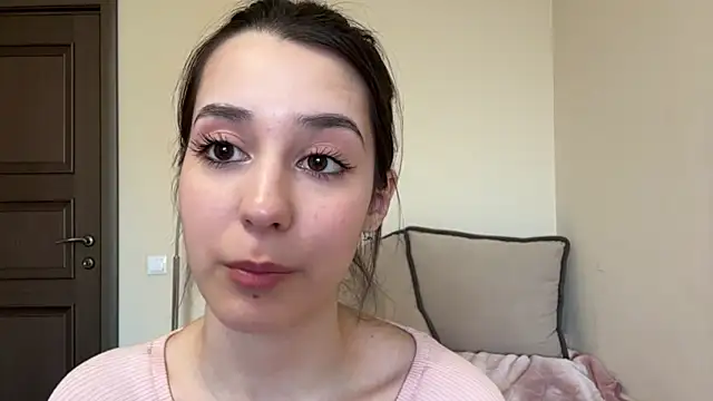 adelevelvet - AdeleVelvet's free webcam - UK Sex Cams