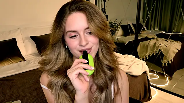 RozzitaBedberry live sex cam