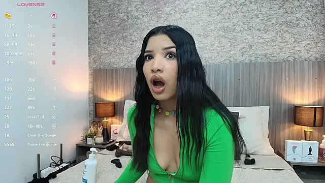 nicol_alvarez - Nicol_alvarez's free webcam - UK Sex Cams